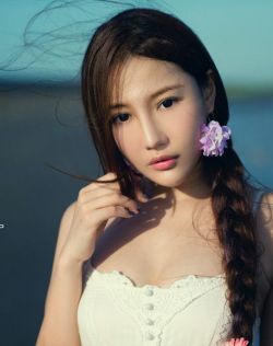 女人高潮抽搐潮喷视频分腿