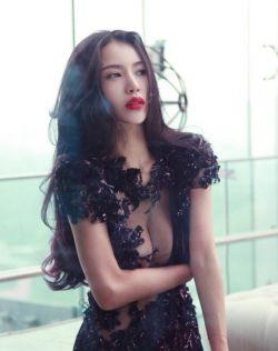 皱晶晶脱轨电影免费观看